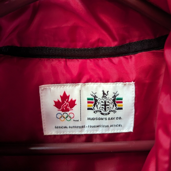 Vancouver 2010 Canadian Olympics Puffy Vest - Picture 4 of 5